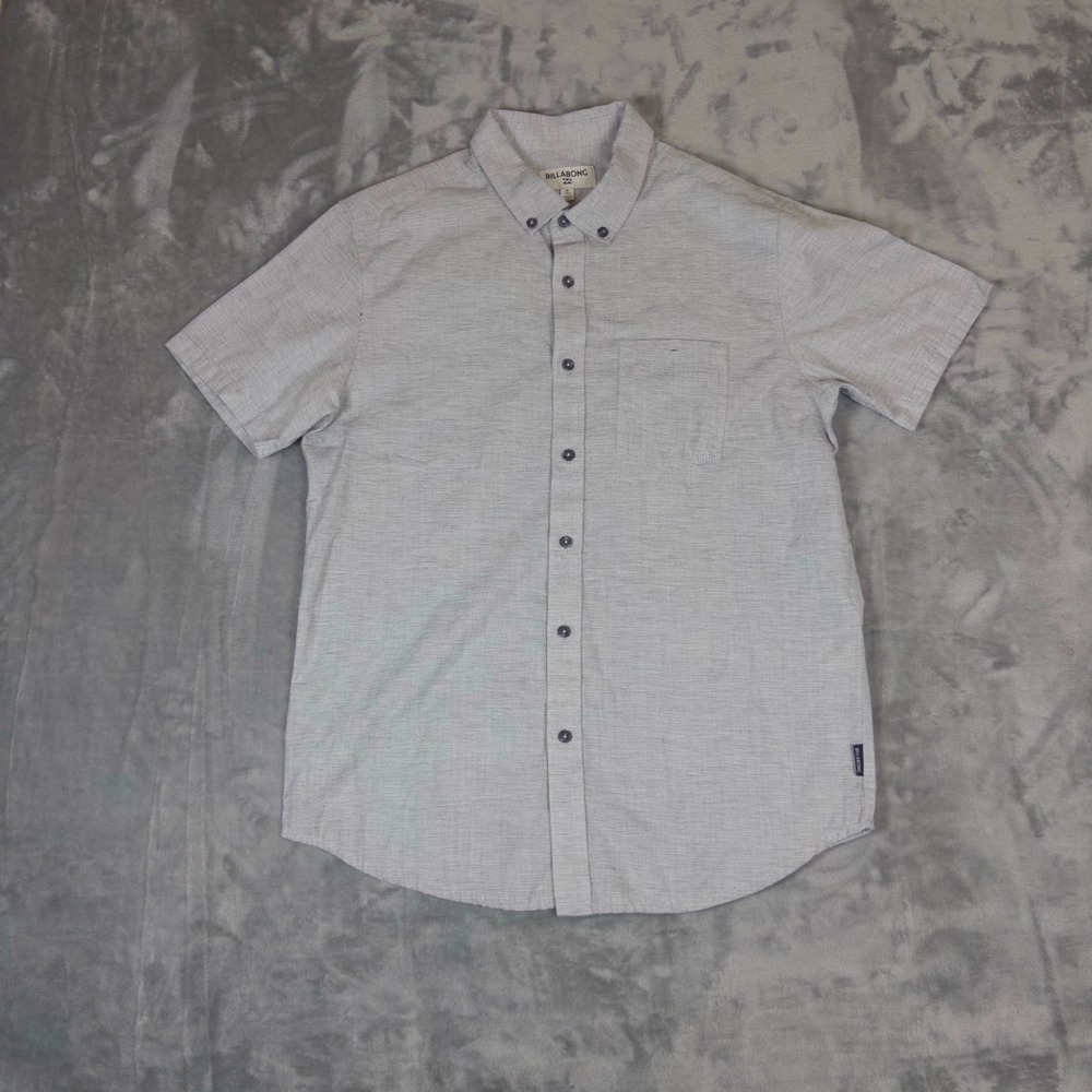 Billabong Button Down Shirt Mens Medium Grey Short Sleeve Casual Surf NWOT